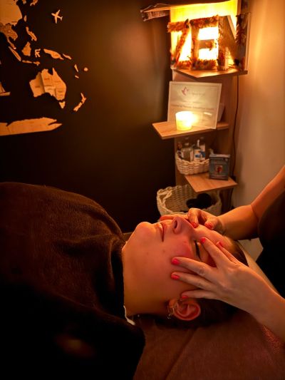 Photo d’un massage de la tête